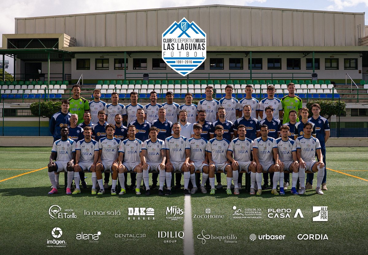 cpmlaslagunas's tweet photo. ⚪️ 𝐅𝐎𝐓𝐎 𝐎𝐅𝐈𝐂𝐈𝐀𝐋 𝟐𝟎𝟐𝟓/𝟐𝟔 🔵

Una plantilla y un cuerpo técnico que quedará para siempre grabado en la historia del club 🏆🤍💙

#JuntosCrecemos #VamosLagunas #SomosFamilia https://t.co/BO67Z0vh6n