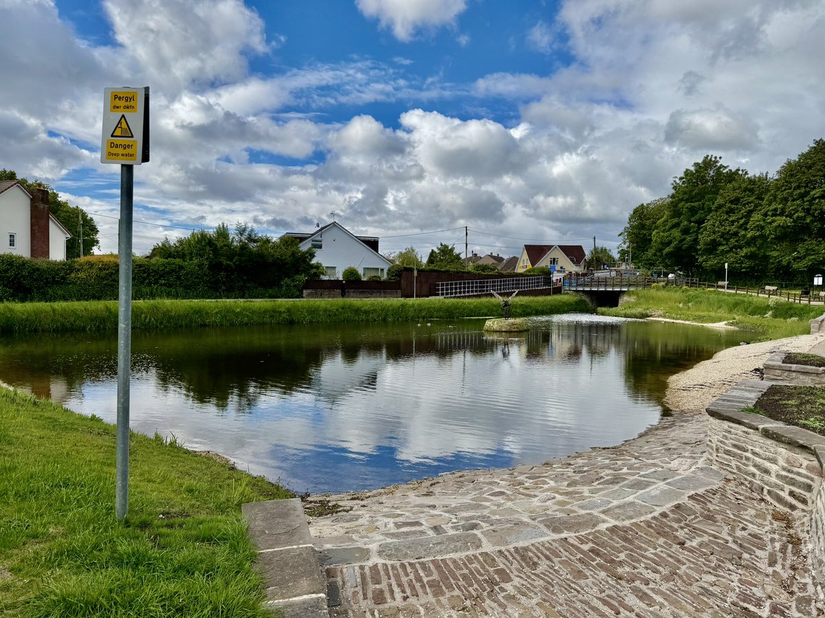 NFitzLtd's tweet photo. Final security fencing removed from a maturing and very pleasant Fourteen Locks in Newport https://t.co/qzjyYwe6Kq
