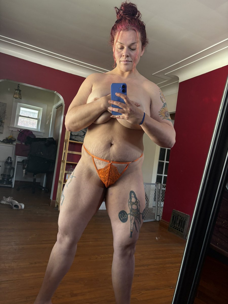 The Muscle Goddess tweet media