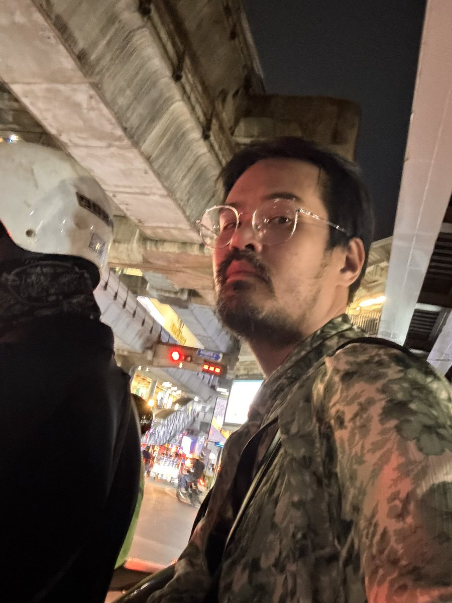 คุณคูเด่น (คุณครูขาทีชเช้อะดึ่น) tweet media