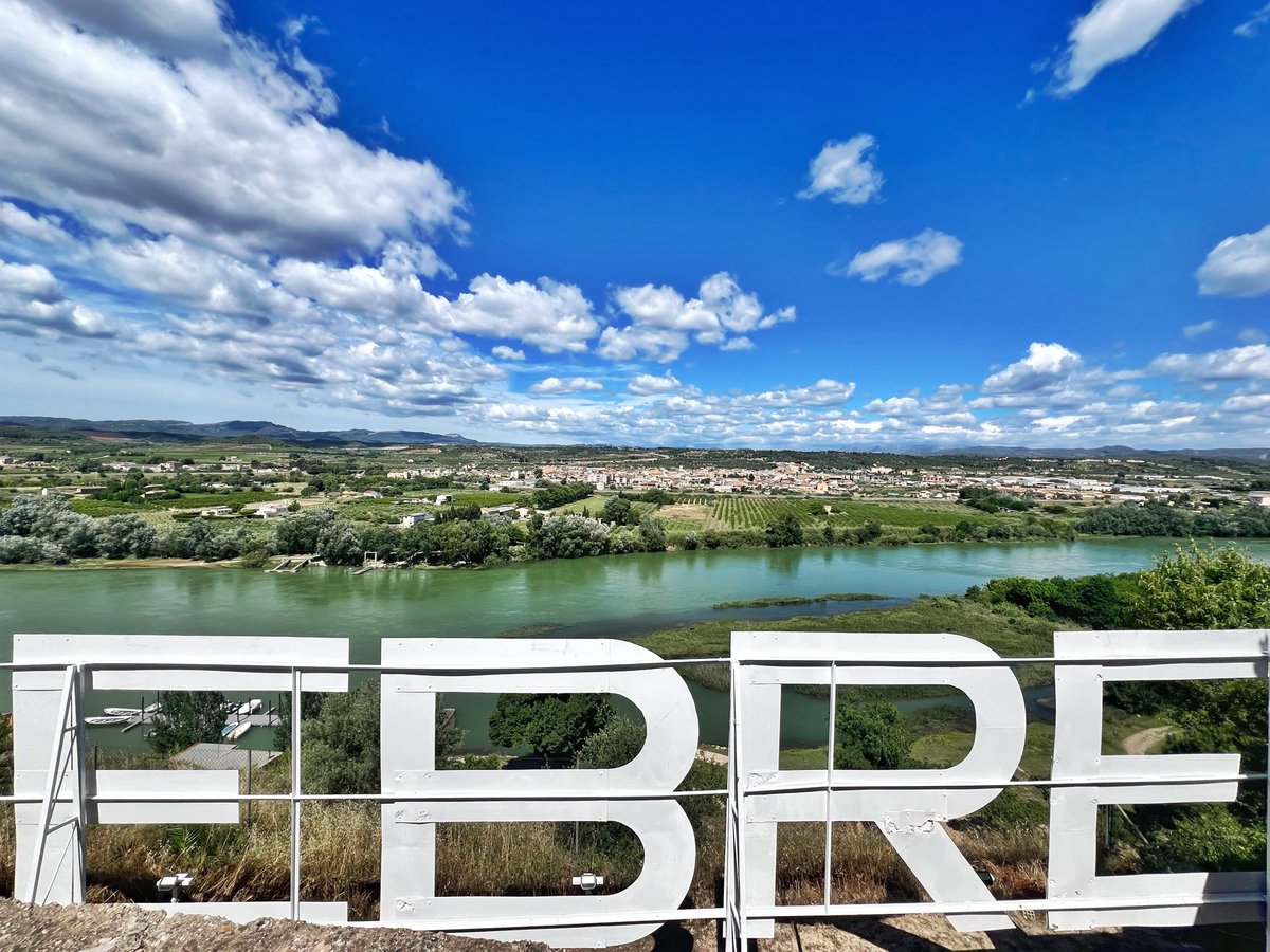 ToniVeciana's tweet photo. Els espais de @hmoradebre també cuiden: llum, calma i natura que ajuden a una millor recuperació. I, sobretot, gràcies als professionals que hi posen humanitat cada dia #Riberadebre @salutcat https://t.co/Oc8D1GUHk7