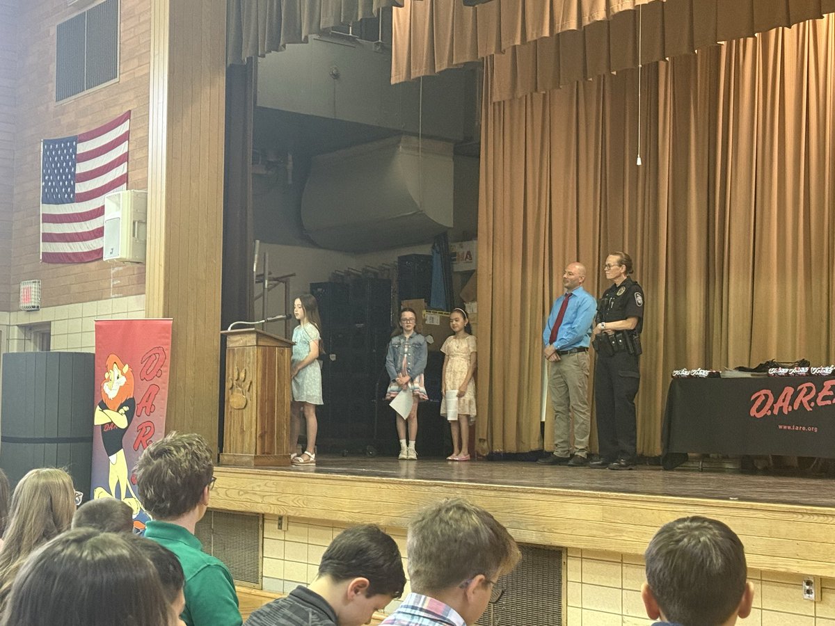 KaraffaAlyssa's tweet photo. Conneaut DARE graduation-Congratulations to all of the 5th graders and our student speakers! @TedHaselman @BGSchools https://t.co/GOseBTeLpb