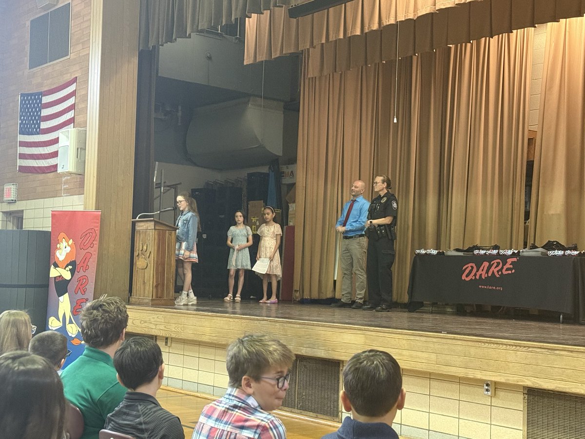 KaraffaAlyssa's tweet photo. Conneaut DARE graduation-Congratulations to all of the 5th graders and our student speakers! @TedHaselman @BGSchools https://t.co/GOseBTeLpb