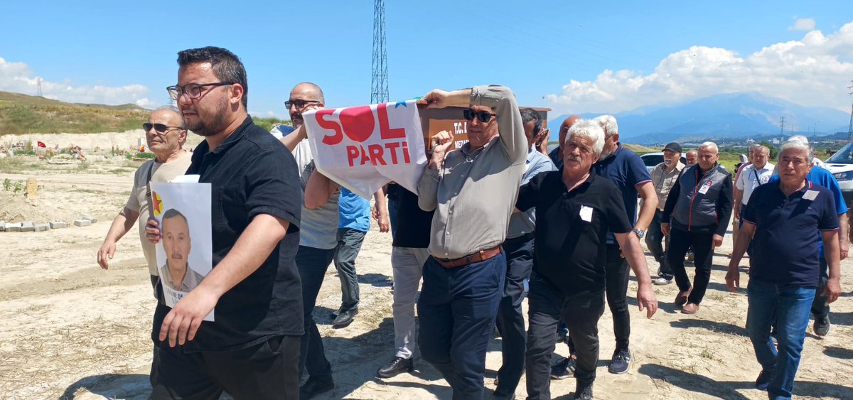 SolPartiDenizli's tweet photo. Denizli'nin yiğit devrimci evladı,  ömrü devrimci mücadeleyle geçmiş, ÖDP Muğla kurucularından, 
yıllarca özveriyle Muğla ÖDP İl Başkanlığını yapmış, 
Devrimci Yolun sıra neferi Hasan Pilgir yoldaşımız uğurladık… https://t.co/NF1bweL1T8