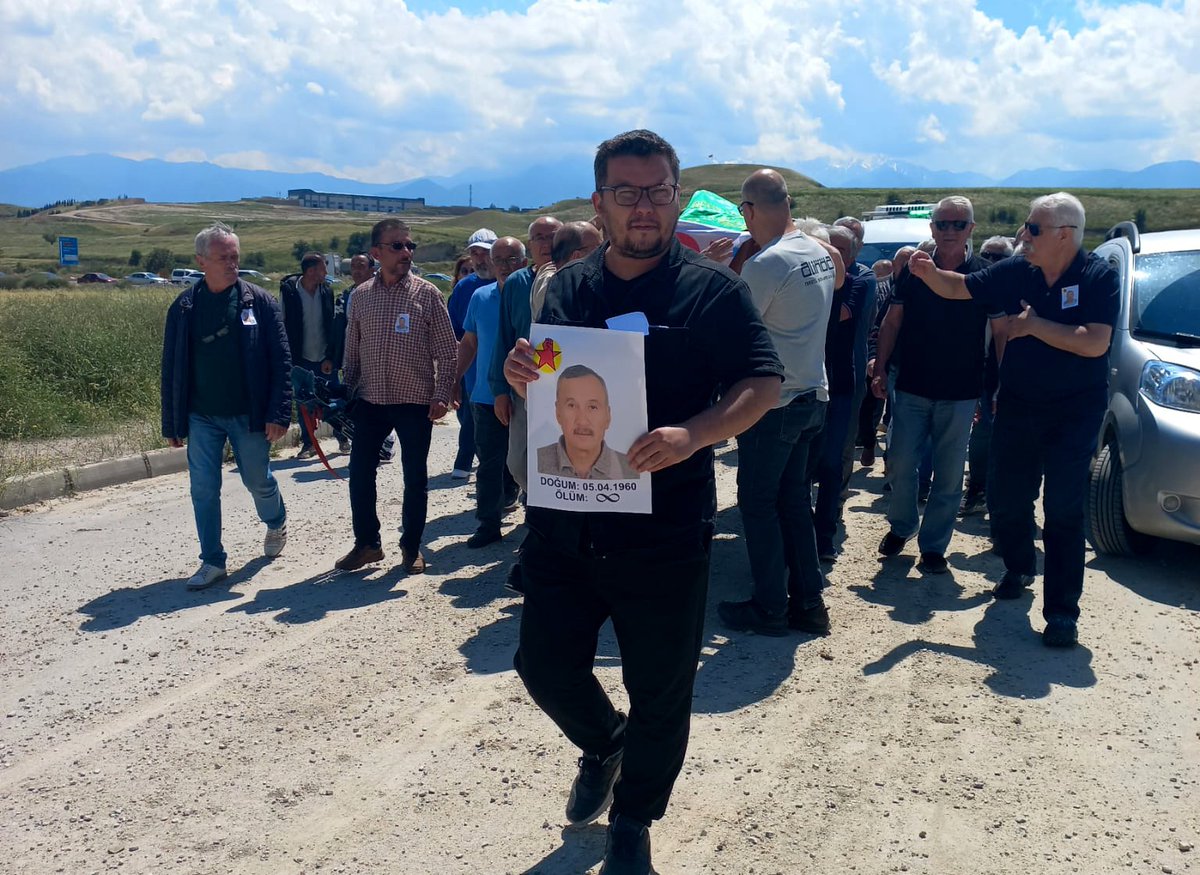 SolPartiDenizli's tweet photo. Denizli'nin yiğit devrimci evladı,  ömrü devrimci mücadeleyle geçmiş, ÖDP Muğla kurucularından, 
yıllarca özveriyle Muğla ÖDP İl Başkanlığını yapmış, 
Devrimci Yolun sıra neferi Hasan Pilgir yoldaşımız uğurladık… https://t.co/NF1bweL1T8