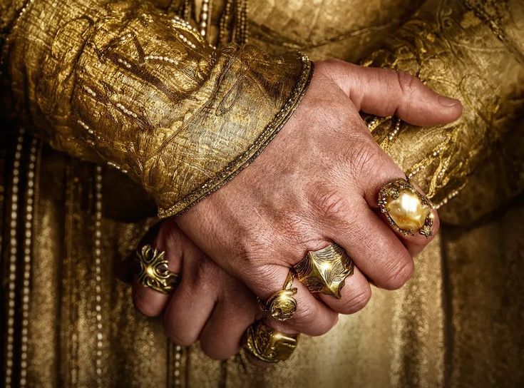 bowerclarks's tweet photo. gil-galads ring set is absolutely gorgeous ,, drawing them made me appreciate them more https://t.co/Iv0ZTrQmsc