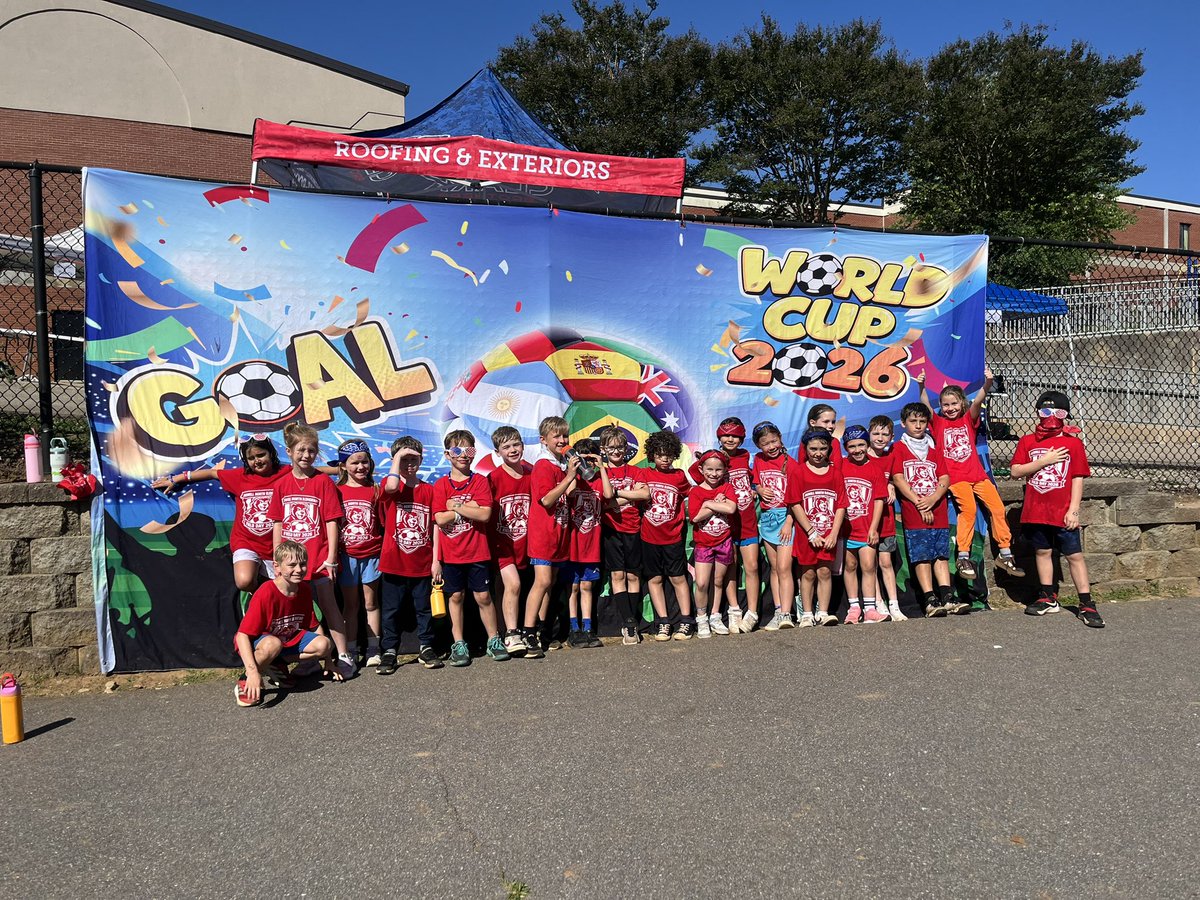 consoers's tweet photo. Field Day!!! #rnegreatthings
@RNEMediaCenter https://t.co/1ZUiYS8P2z