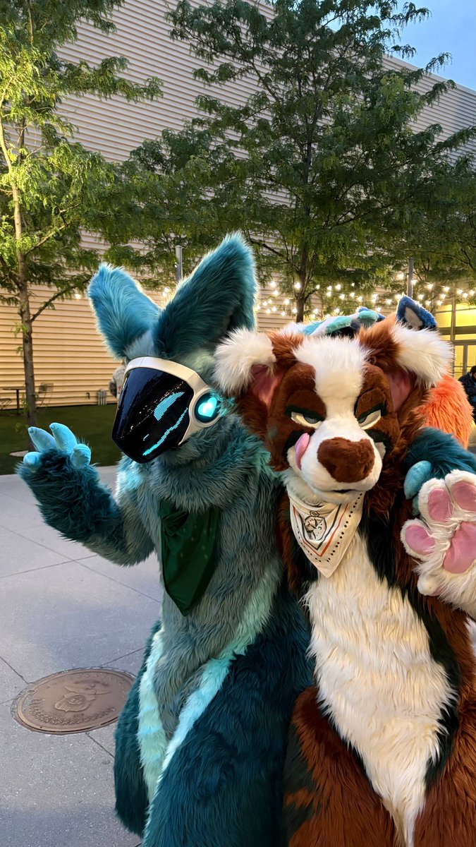 Zonk_Dog's tweet photo. Beepin and Barkin into Anthrohio week! Can’t wait!!!
#FursuitFriday https://t.co/gp4ZY1CVTm