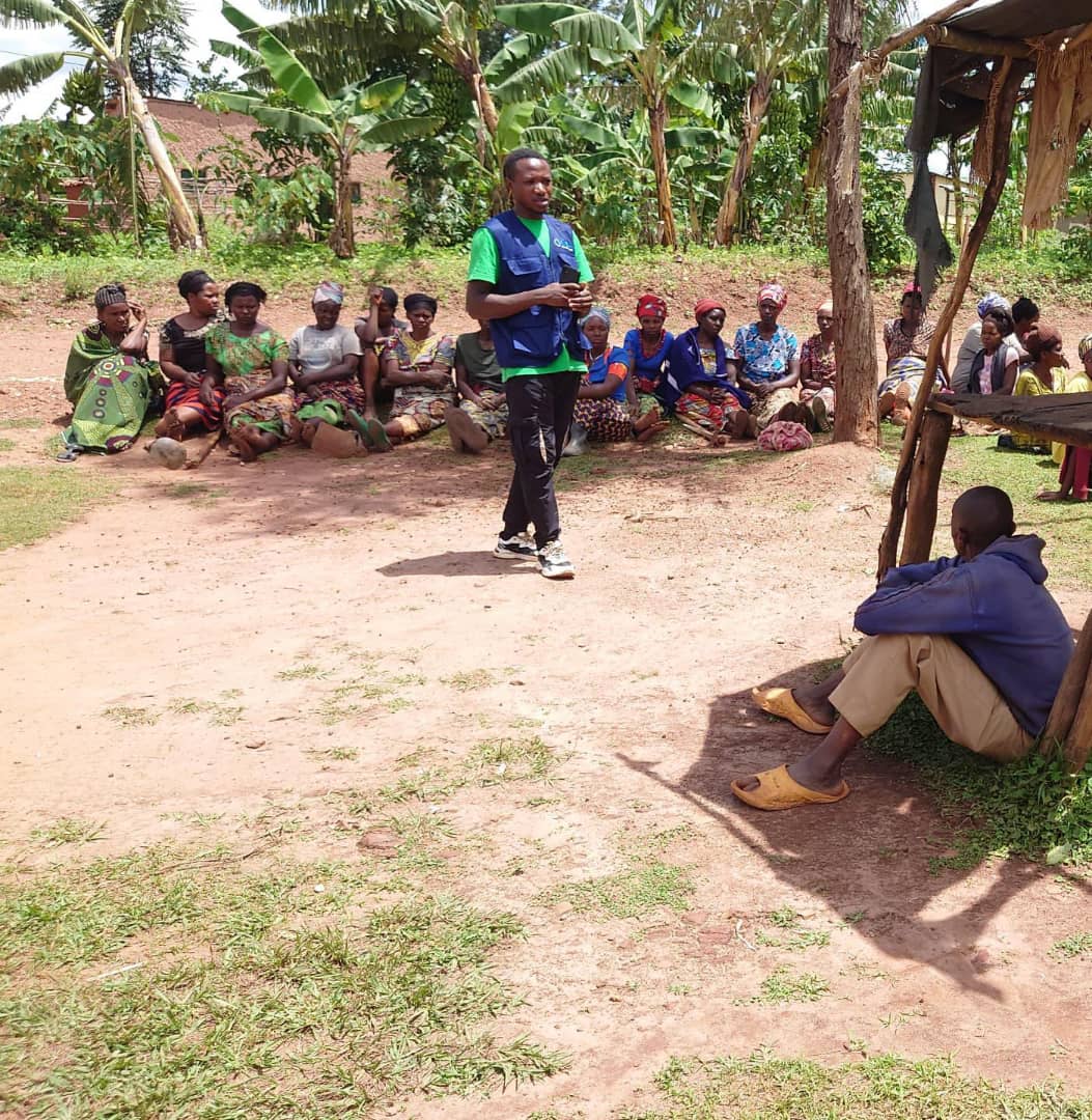 DAPNgoma's tweet photo. We are accelerating service delivery through digital transformation, with nearly 64 Digital Ambassadors deployed across @NgomaDistrict  to promote digital inclusion.

#DigitalNtigusige #digitalambassadorprogram https://t.co/ZnrSzImauD