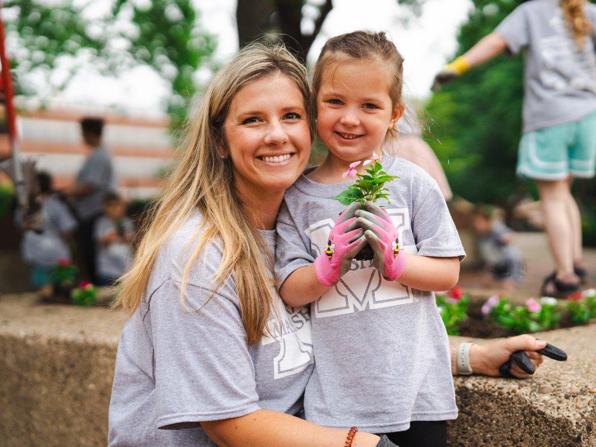marshallu's tweet photo. Community Cares Week starts Tuesday 💚 

Visit https://t.co/Lck4XEpXwI to register and find a project that fits your schedule. https://t.co/GGzwqfuoaI