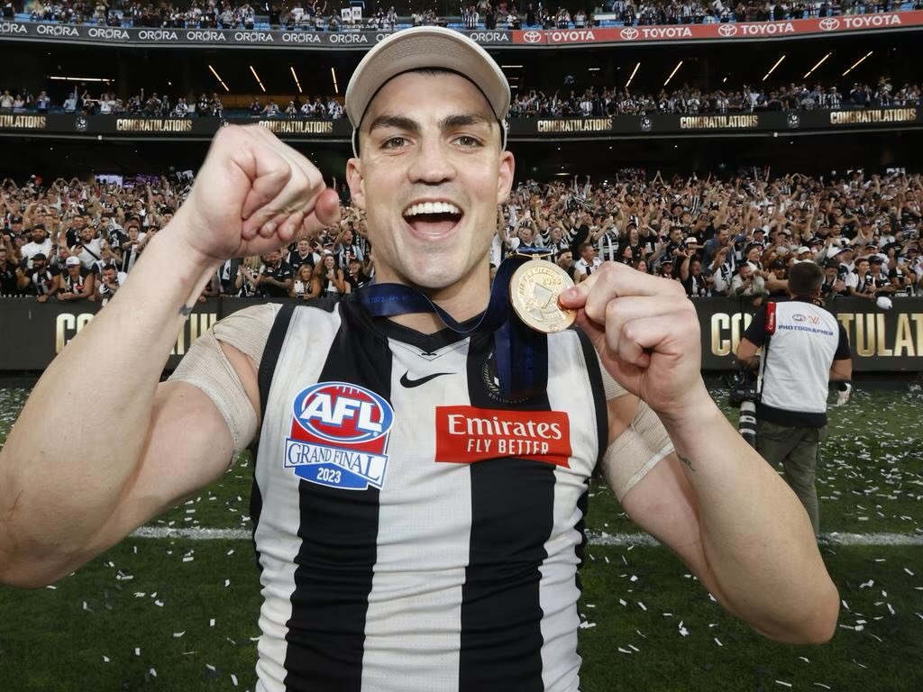 markat68's tweet photo. @FOXFOOTY Hope he found him 🤔 https://t.co/IJEhx9bbRQ
