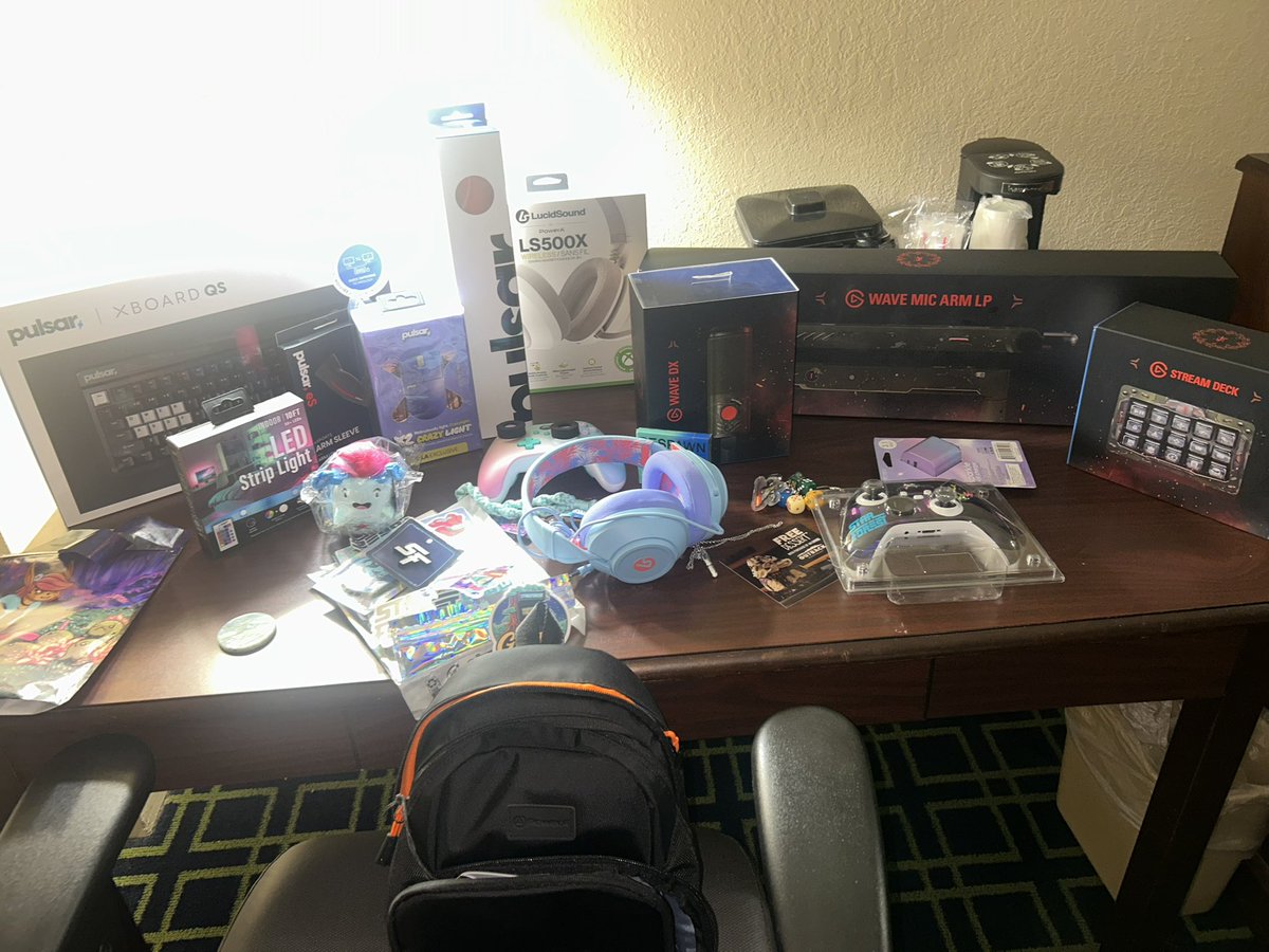 Alex 🪼@ DreamHack ATL 🩷1DF tweet media