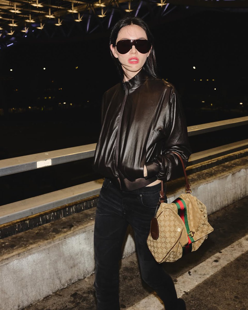 DavikahStand's tweet photo. @gucci Gucci Brand Ambassador “ใหม่ - ดาวิกา โฮร์เน่” เดินทางสู่มหานครนิวยอร์ก สหรัฐอเมริกา เพื่อร่วมชมแฟชั่นโชว์ Gucci Cruise 2027 @gucci 

#DavikahXGuccicore
#GucciCore
#ใหม่ดาวิกา #davikah https://t.co/zqC2By5otl