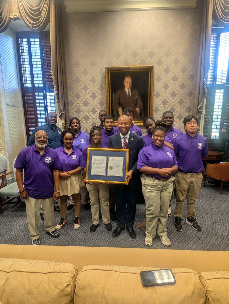 RichlandOne's tweet photo. Congratulations to the students and staff in Richland One’s Victory Works Program on being honored with a South Carolina Senate resolution! 🎉

The program teaches work-based learning and independent living skills to special needs students ages 18-21.

#RisingTogether https://t.co/PY2m4FmCqw