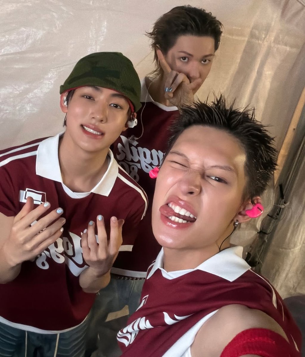 seonghxd's tweet photo. los amo https://t.co/qZm7QYFepn
