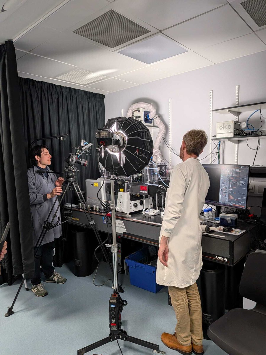 MRCcmm's tweet photo. Why do we have a camera crew filming Darren in the imaging lab? Keep checking in to find out. Thanks to Storyscreen for providing the filming expertise. 

Just goes to show there's no such thing as a 'normal' day in the lab.

#imageoftheweek #lab #labtech #imaging #microscopy https://t.co/KGmYDYJigz
