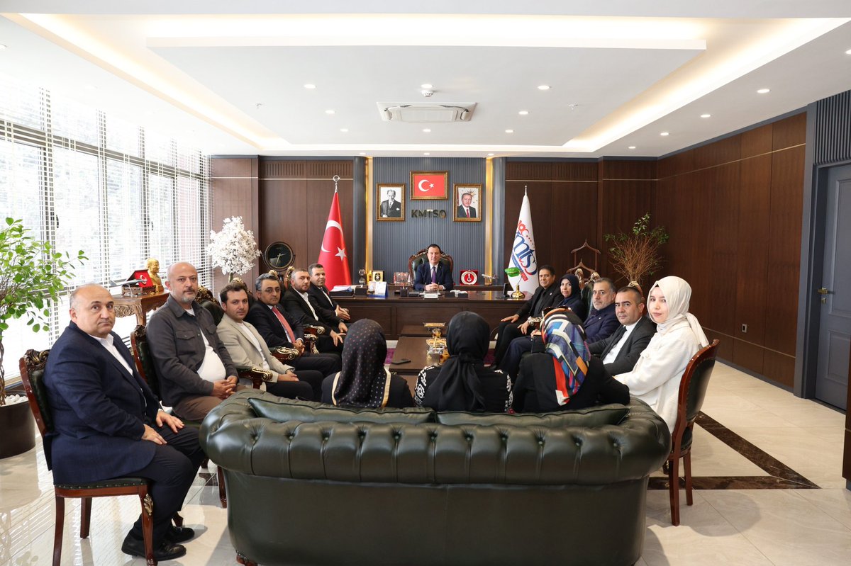 kmtso_tr's tweet photo. Yönetim Kurulu Başkanımız Mustafa Buluntu, Kahramanmaraş Girişimci ve Sanayici İş İnsanları Derneği (KAGİSAD) Başkanı Cemal Sarı ve Yönetim Kurulu Üyeleri ile bir araya geldi.

Ziyarette; Kahramanmaraş’ın ekonomik geleceği, sanayi altyapısının güçlendirilmesi, yatırım ortamının geliştirilmesi ve iş dünyasının ortak beklentileri üzerine istişarelerde bulunuldu.

Nazik ziyaretleri dolayısıyla KAGİSAD heyetine teşekkür ediyoruz.

#kmtso #ziyaret #istişare #kahramanmaraş
