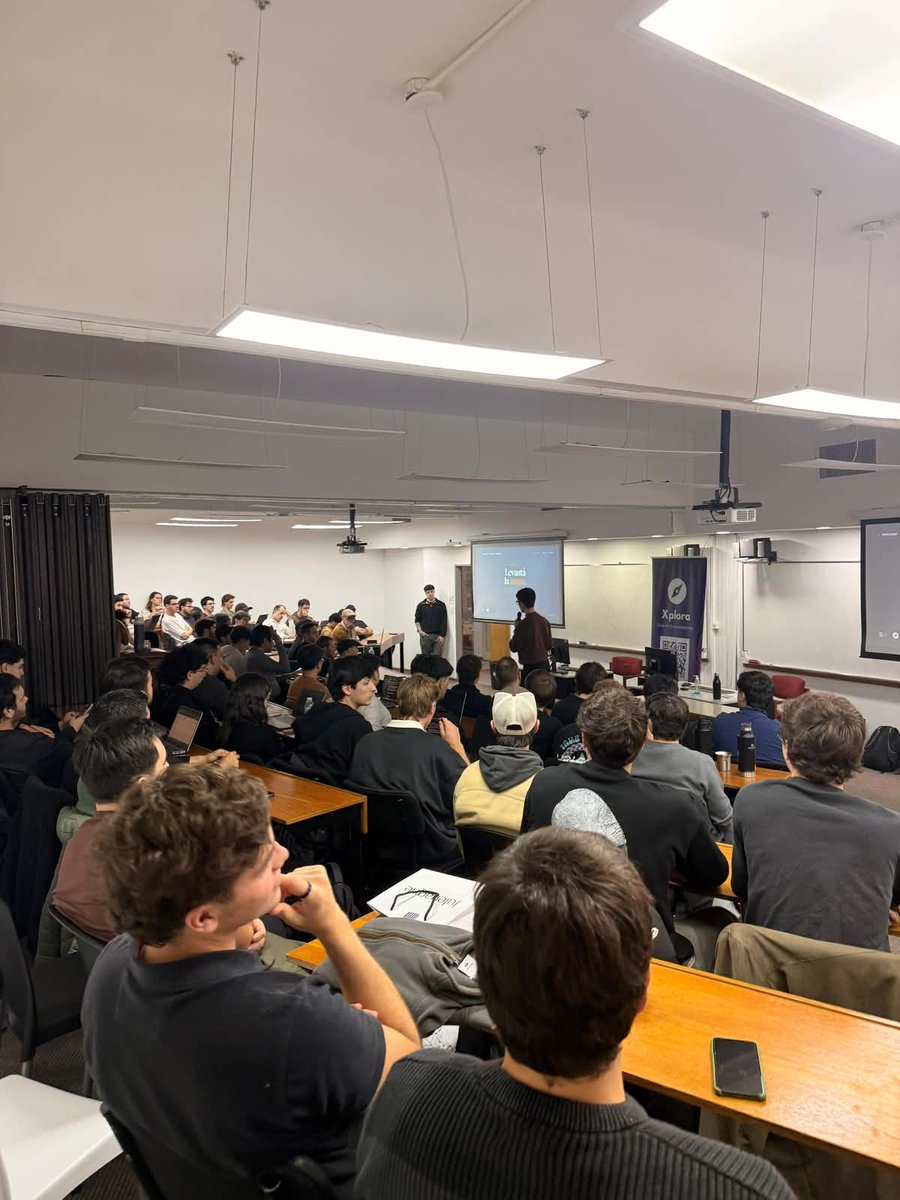 MartinPulitano's tweet photo. Reservamos un aula para 30 personas. Se anotaron 300.

Aula de 100 totalmente llena. Más de 80 viéndolo desde sus casas.

Hace un mes esto era solo una idea. Hoy fue el primer evento de The AI Collective Buenos Aires.

No sabía que a la gente le interesaba tanto el tema.

Solo me queda agradecerles a todos. A los manijas que vinieron presenciales. A las más de 80 personas que lo vieron virtualmente.

A Nico, mi segunda en todo.

A Xplora UCEMA, nuestros co-organizadores, que se pusieron la 10. Nos vieron enquilombados, manijas. Se sumaron, nos motivaron y sin ellos realmente hubiera sido un desorden todo.

Gracias a Jimmy, Cristian, Luciano y Franco por sumarse a ser los speakers. Grandes charlas, muy diferentes entre sí y muy valiosas.

Obvio que las cosas no salieron perfectas. Pero salieron mejor de lo que esperaba.

Yo soy un sí a todo, pero esperando que nada salga bien. Me sirve para no llevarme desgracias y sí sorpresas.

La próxima me encantaría tener una sección yo, ¿qué opinan? Algo más práctico. Para que se vea que cualquier inexperto como yo puede hacer uso de lo aprendido en un workshop.

Se vienen cosas gigantes. The AI Collective Buenos Aires va a ser gigante.