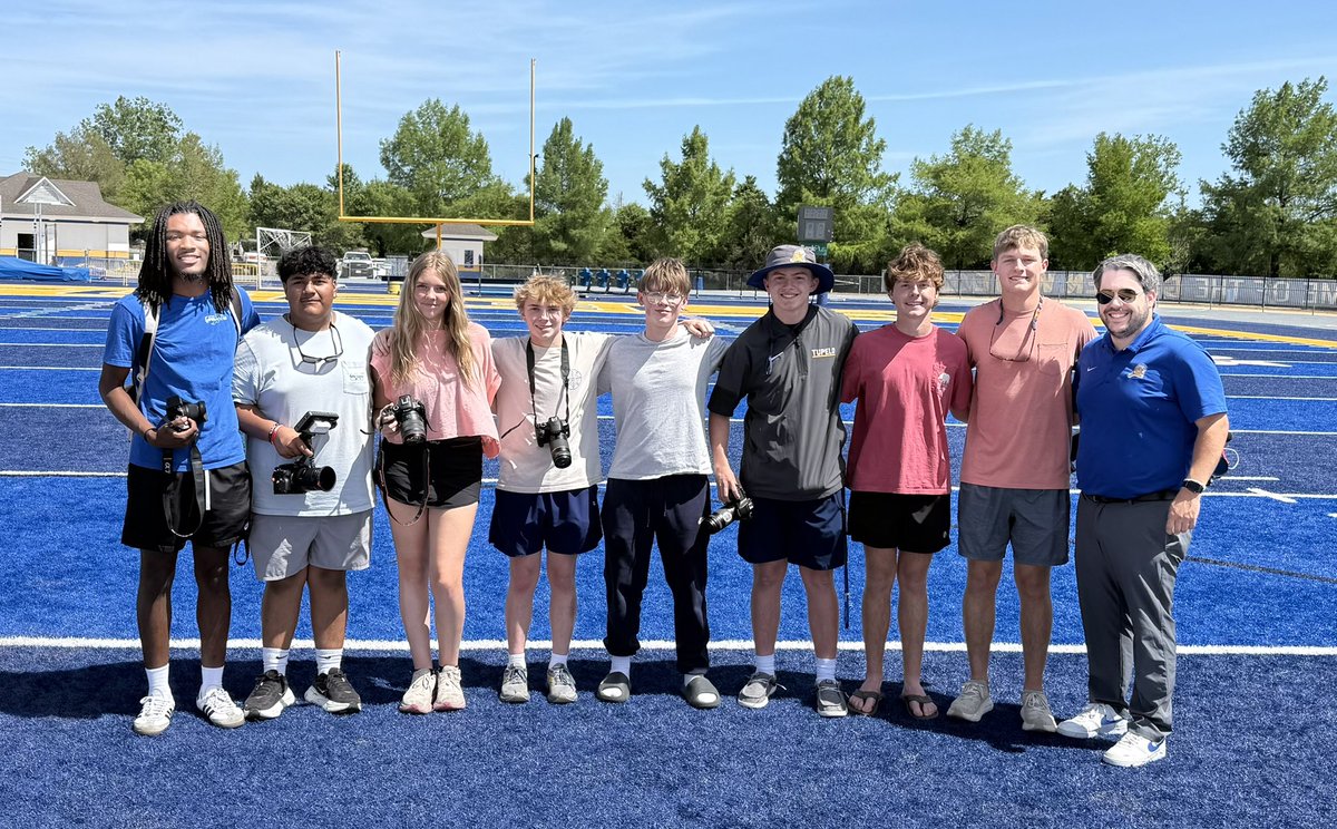 TupSportsComm's tweet photo. Busy week for Sports Comm! Board Meeting Recognition for media team of the year &amp; @TupFB Spring Game! #GoWave https://t.co/Nwv7i1hi0T