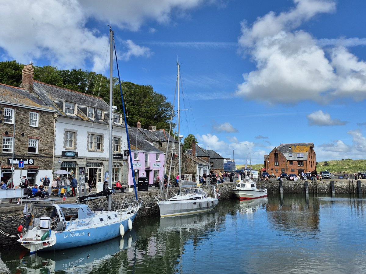 QuayArtPadstow's tweet photo. A sunny afternoon around the harbour #TheCamelEstuary #Padstow #CornishBlue
@Westcountry @WendyMounce @Cornwall_Coast
@Devon_Cornwall @iloveukcoast @Intocornwall https://t.co/XlOTdX8aUz