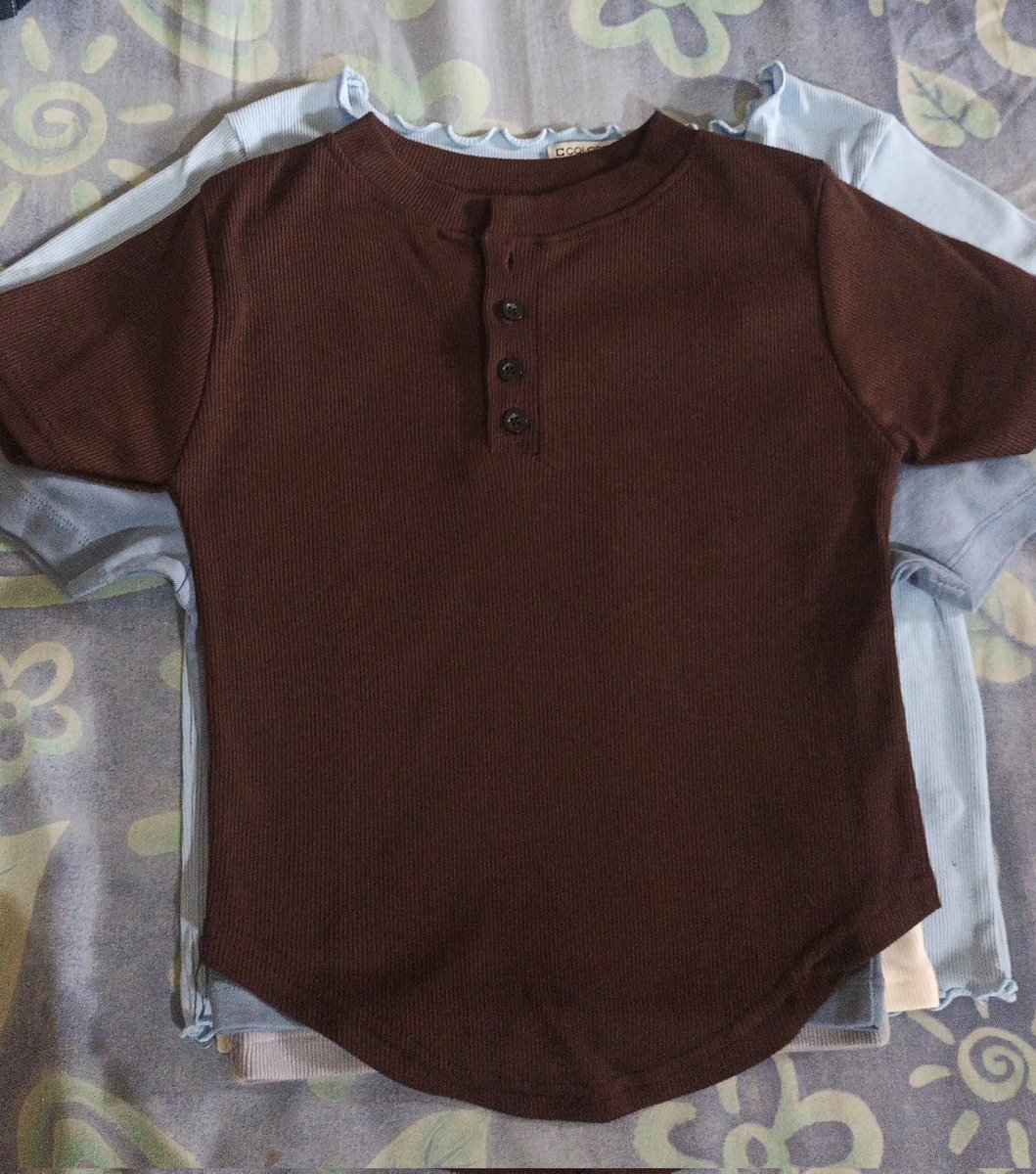 cokokicho's tweet photo. wts crop top pull &amp; bear masih new 55k, crop top choco 35k, nominus 
💗Detail by dm
✅️ Nego tipis
🍊Free ong, siap kirim
🏠 Kediri, Jatim https://t.co/s9udP9UqLO