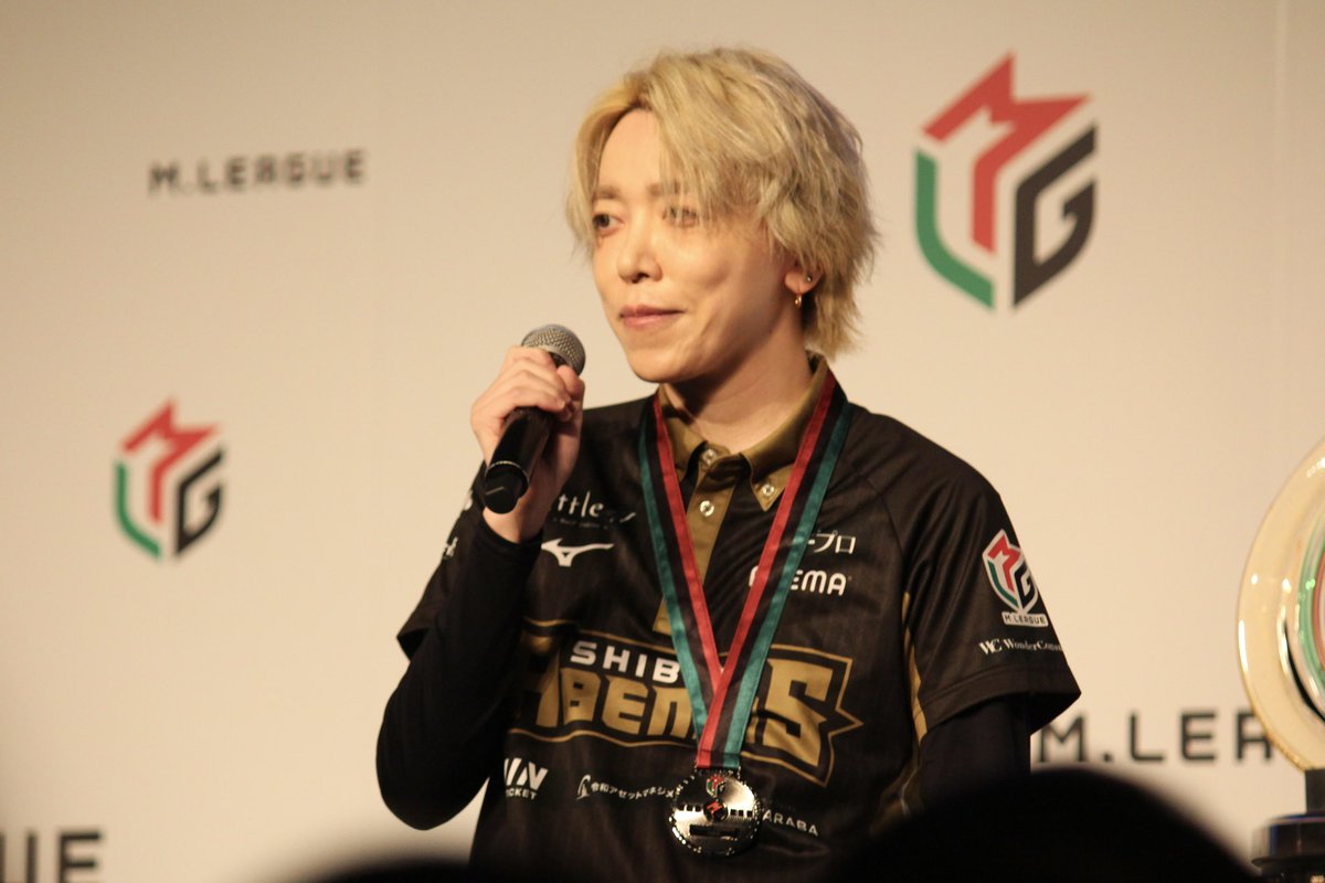 ypclo4's tweet photo. 🀄Mリーグ閉幕式
4着回避率賞🥇 白鳥翔プロ
※ご本人様以外の写真の使用・AI学習禁止
#Mリーグ #白鳥翔 https://t.co/ZSPLjzFZ1a