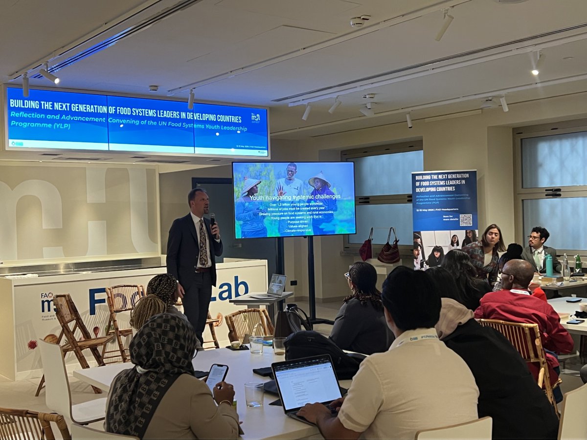 FAOInvest's tweet photo. 🌱On 13 May, the responsible investment in agriculture team met 50+ young changemakers sharing local-led solutions for resilient, sustainable food systems. Their message: youth must have a seat at the table. 🤝
@FoodSystems  #YouthLeadershipProgramme #FoodSystemsTransformation https://t.co/zVbTldpHBG