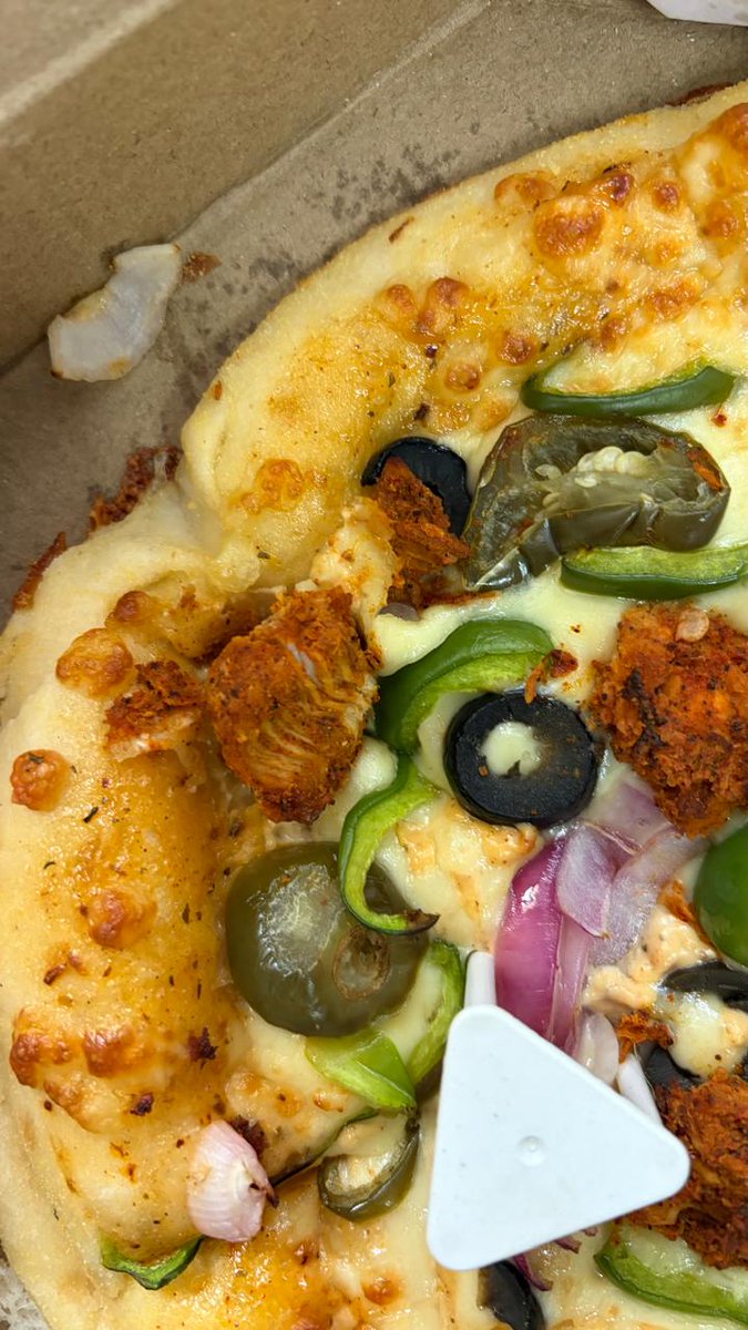 anshr4thore's tweet photo. Ordered 4 veg pizzas and received a non-veg pizza in one of the boxes. As a vegetarian customer, this is extremely disappointing and unacceptable.
What’s worse is that my refund request was rejected simply because I couldn’t provide a photo of all 4 pizzas together. @RebelFoods1 https://t.co/tiR44cxbfM