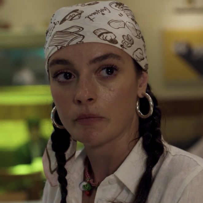 sllanels's tweet photo. melis sezen çok güzel canlandırıyor leyla karakterini harika bir atmosfer 💓 #melissezen  #leylahali https://t.co/uWU7o4JX9X