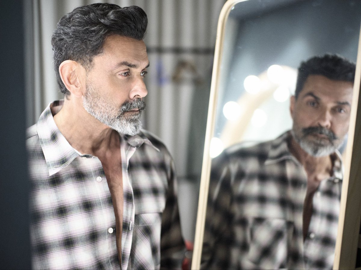 avigowariker's tweet photo. #PostPackUpShot… BobbyD smashing it through the mirror!! 💥
@thedeol https://t.co/leGEhjTFc0