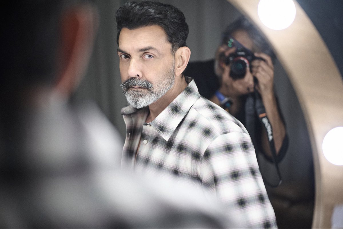 avigowariker's tweet photo. #PostPackUpShot… BobbyD smashing it through the mirror!! 💥
@thedeol https://t.co/leGEhjTFc0