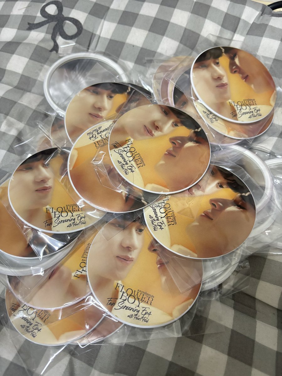 b2utyfa's tweet photo. ทำมาน้อย พรุ่งนี้ถ้าจำกันได้แวะมารับได้น๊าา  #FlowerBoyTH #หลงกลิ่นเกสร https://t.co/PN3jlesjtn