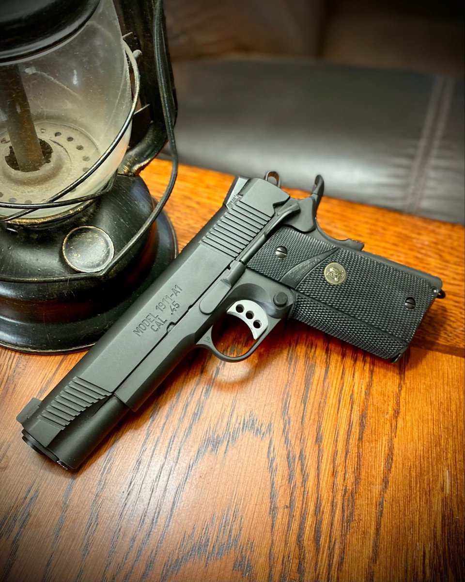 ValorPrecision's tweet photo. MEUSOC v4 1911 45ACP
Caspian Arms MC Frame
SA Loaded 45 Slide

MEUSOC v4 parts load-out, all hand fitted and tuned to a tactical match setup with an exterior matte finish &amp; honed internals in DLC. https://t.co/HagmKHArr1