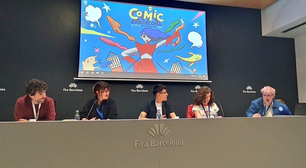 AutorasComic's tweet photo. Comienza la sesión de la tarde con la mesa dedicada al cómic como herramienta de mediación social. Con @DRartista, @Nix98ConBotas, @susannamarteen, @RaquelberryFinn. Modera @pintamonas . https://t.co/JquUwmrDXU