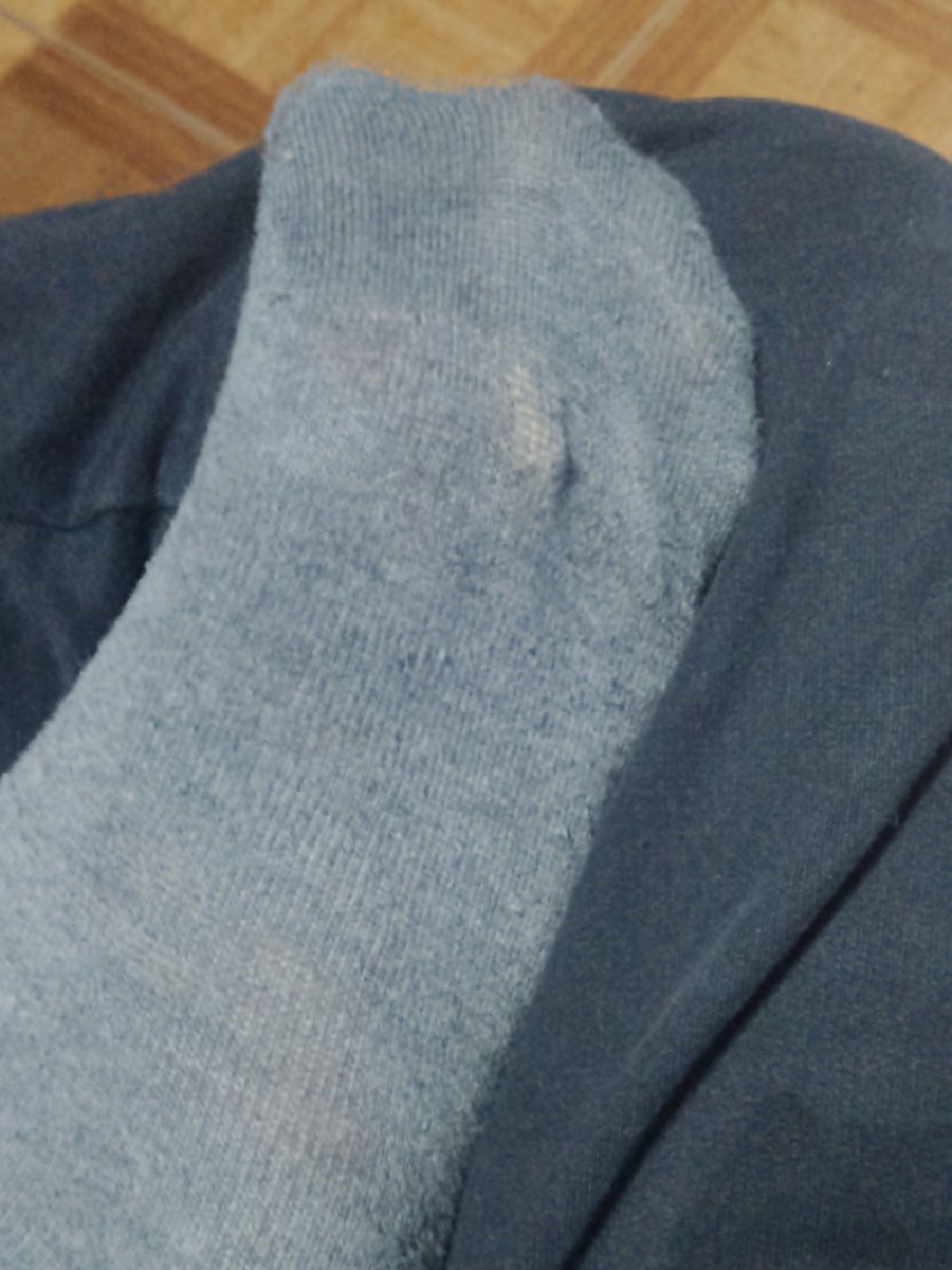 bigthingiguess's tweet photo. putting it in my sock for the rest of the day btw :3c #sizetwitter https://t.co/JnHc2hCPgd