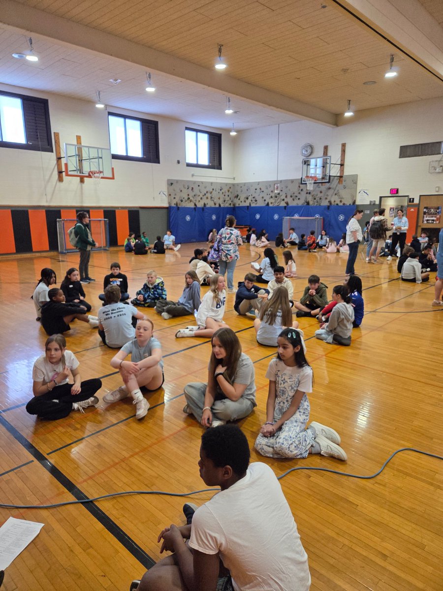 Amherst Middle School tweet media