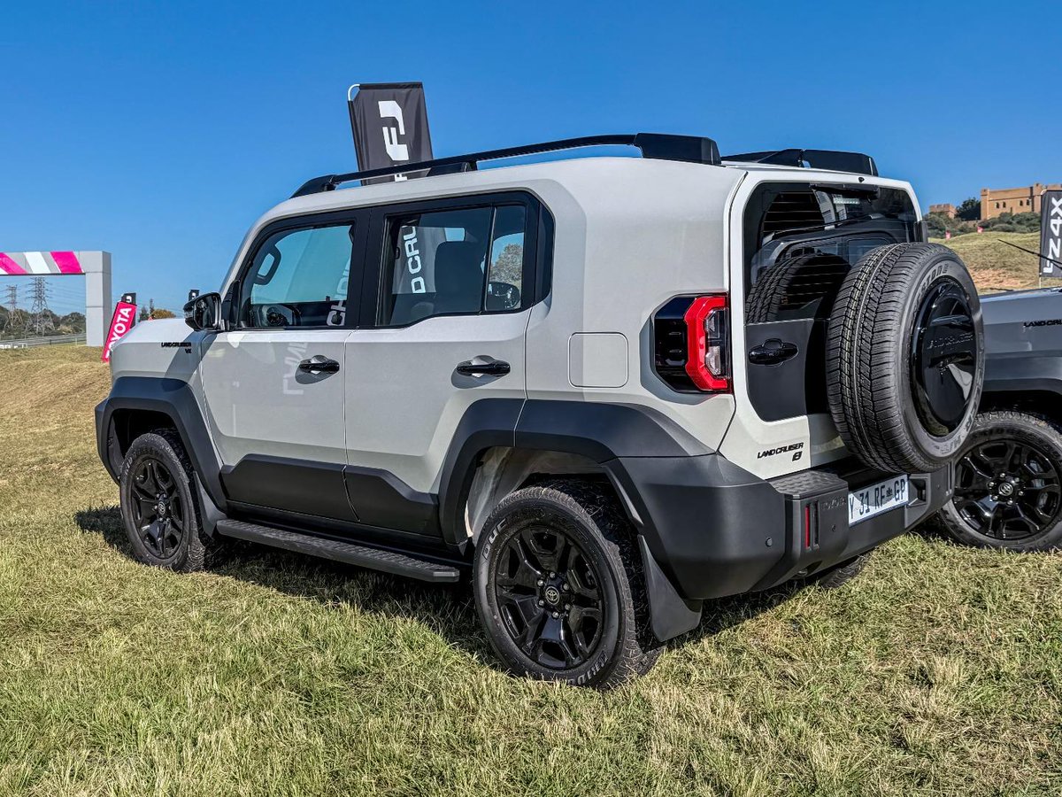 AutoTrader tweet media
