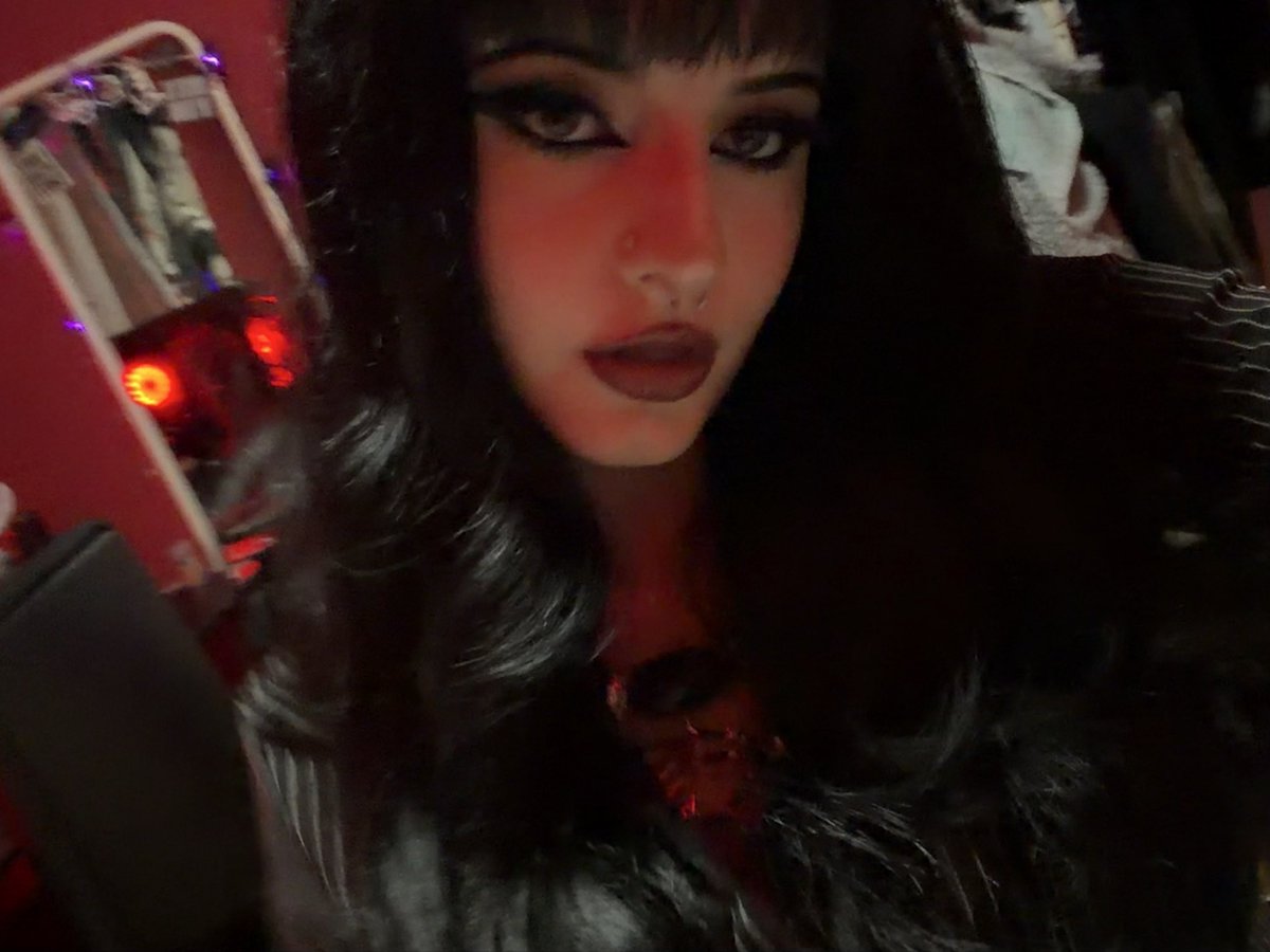 VampiraEclipse's tweet photo. My name is Vampira 🧛🏻‍♀️and I am a small streamer from Ireland. I am 20 years old and I started streaming as a hobby, it is something I have always been curious about and wanted to try 🥀🦇. I mostly play Dead by Daylight but I do delve into other games 🩸🖤 https://t.co/8EdOaJCWz1 https://t.co/Ka5k1v68m6