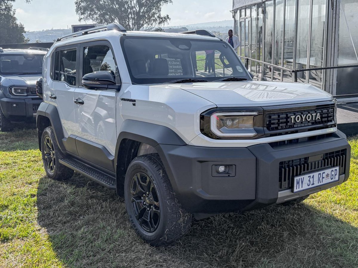 AutoTrader tweet media