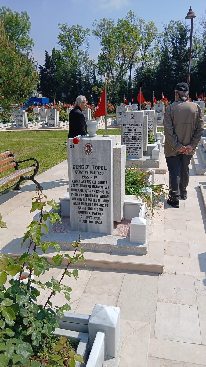 KursadM63's tweet photo. Neyse, tüm şehit ebedi istirahatgâhlarının yanı sıra en azından Basri Hocayı, Cengiz Topeli, Kemal Menderes astsb. da ziyaret etmiş olduk+ https://t.co/NNdCV2EaGS