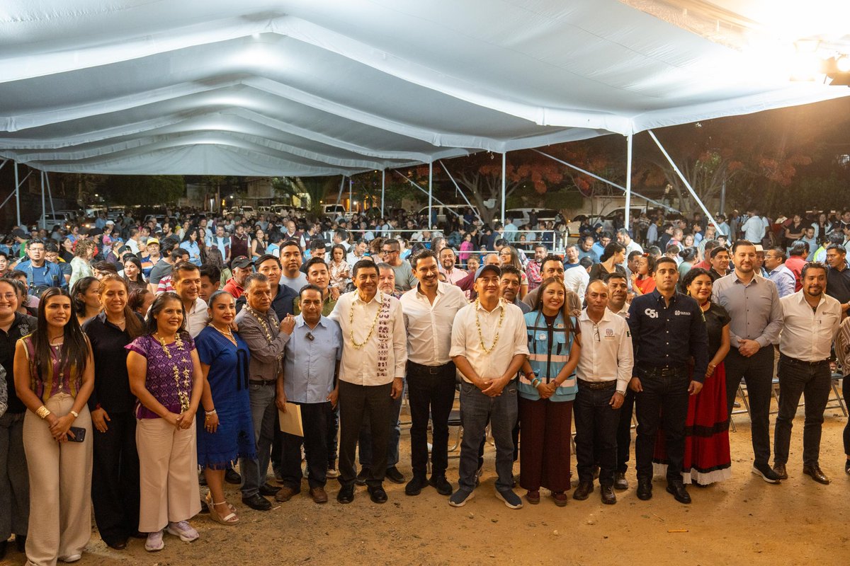 raychagoya's tweet photo. 💡🤝 Acompañé al gobernador Salomón Jara Cruz (@salomonj) en la inauguración del Tercer Sendero Seguro en San Andrés Huayápam.

Una obra que fortalece la seguridad y refleja la coordinación metropolitana entre Oaxaca de Juárez y municipios vecinos para beneficio de vecinas y vecinos. 🚶‍♀️✨

#VecinasYVecinos #OaxacaDeJuárez #TransformandoJuntosLaCapital

@Nino_Morales1 
@GobOax 
@Claudiashein 
@OHarfuch 
@rosaicela_