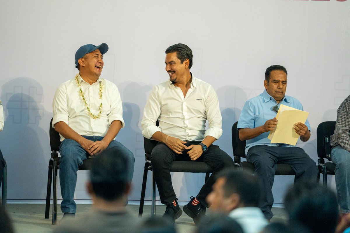raychagoya's tweet photo. 💡🤝 Acompañé al gobernador Salomón Jara Cruz (@salomonj) en la inauguración del Tercer Sendero Seguro en San Andrés Huayápam.

Una obra que fortalece la seguridad y refleja la coordinación metropolitana entre Oaxaca de Juárez y municipios vecinos para beneficio de vecinas y vecinos. 🚶‍♀️✨

#VecinasYVecinos #OaxacaDeJuárez #TransformandoJuntosLaCapital

@Nino_Morales1 
@GobOax 
@Claudiashein 
@OHarfuch 
@rosaicela_