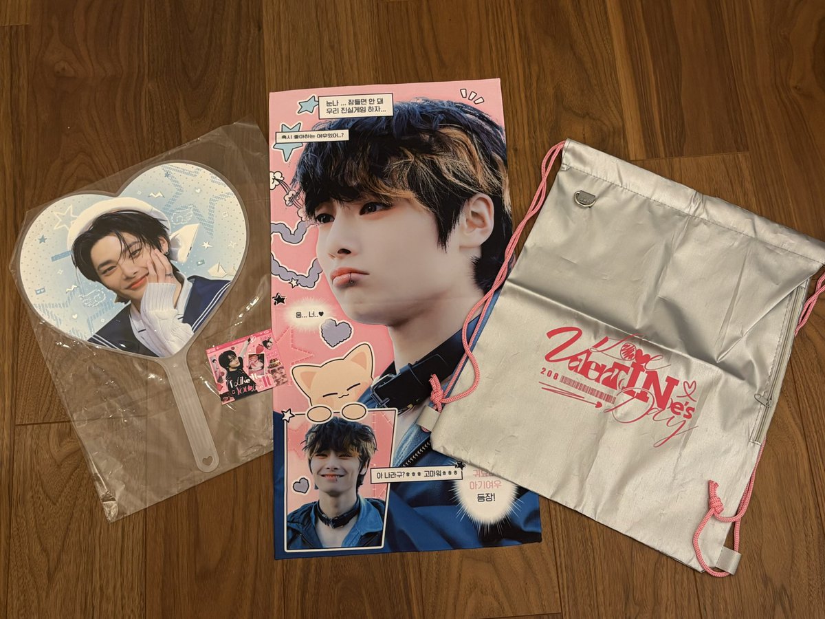 retq1le's tweet photo. @Straykids_JP_ 様
グッズ無事受け取りました！お忙しい中、お取り纏めありがとうございました😭大切にしますт т♡
@fallinlove_0208 님
굿즈 무사히 도착했어요! 항상 멋진 아이엔의 모습과 소중한 순간들을 많이 담아주셔서 정말 감사합니다! 굿즈도 특전도 너무 귀여워요🩷소중히 간직하겠습니다. https://t.co/YDEGBERpiU