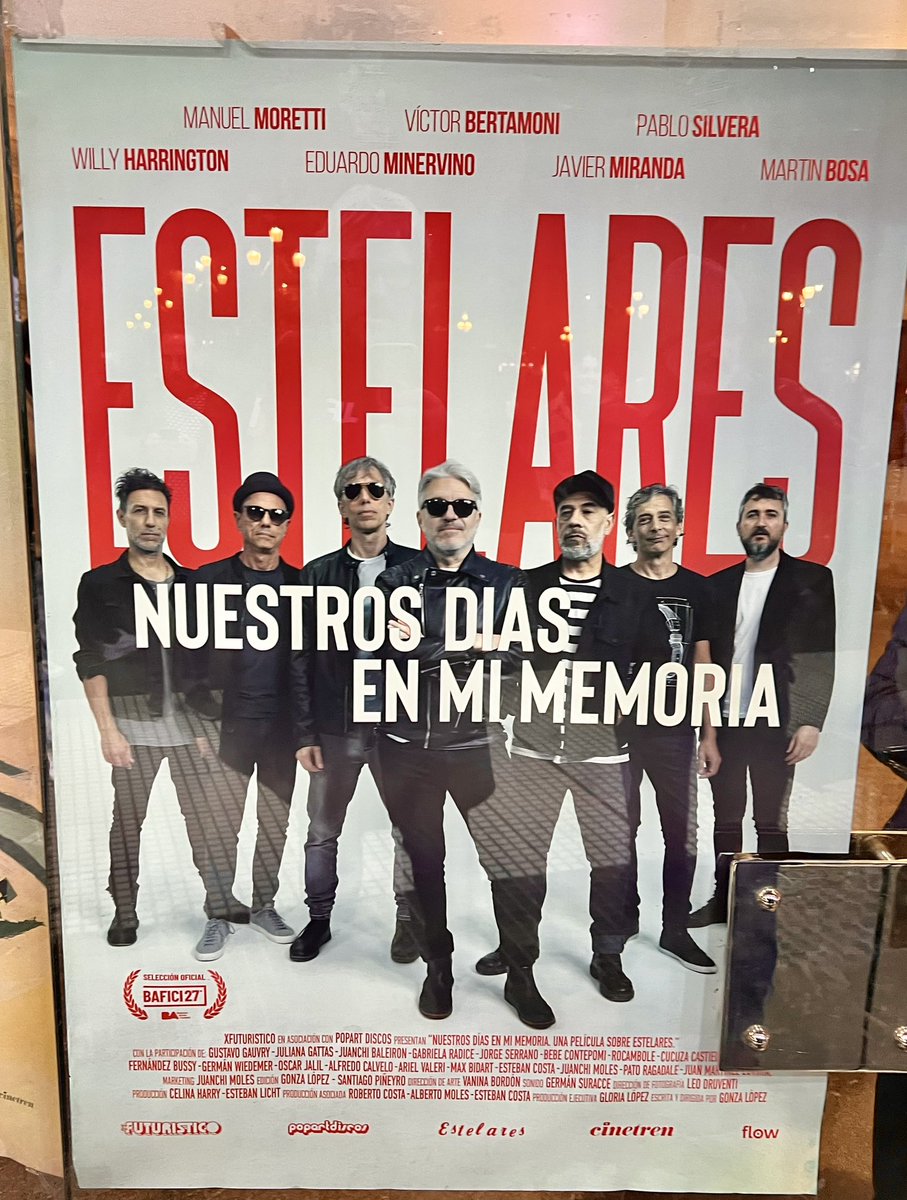 superatones's tweet photo. Estuvimos en el estreno del documental de nuestros queridos @estelares “Nuestros días en mi memoria” en el cine #Gaumont junto a ellos y amigos
Emocionante película que nos transportó a esos días donde nos conocimos y estuvimos muy cercanos. Y seguimos juntos, amigos! https://t.co/68PlA1lIWZ