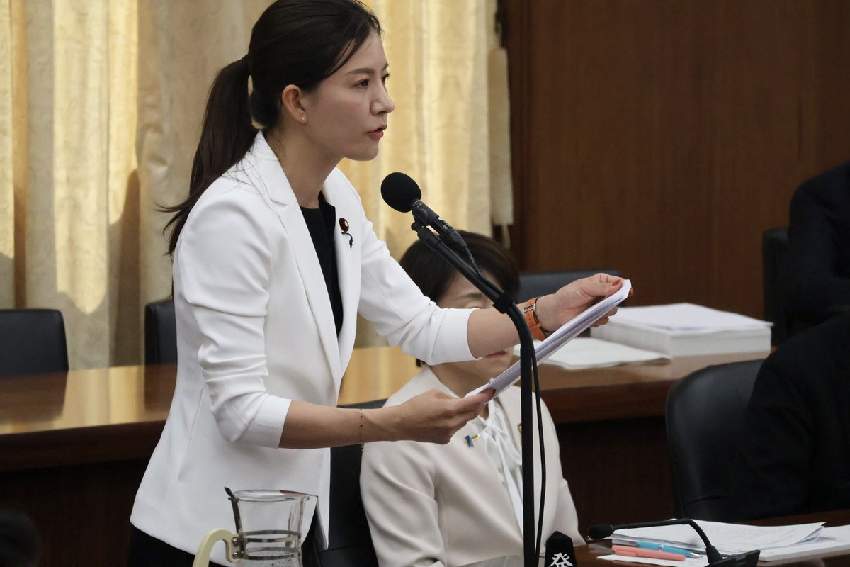 rina_yoshikawa_'s tweet photo. 【EVモーターズ・ジャパン問題】
巨額の国民の税金を投じた公共交通インフラ
関西・大阪万博EVバス。
誰が作り、誰が品質を保証・維持し、
そして誰が最後に責任を負うのか。

190台全てを使用中止した
大阪メトロの対応をふまえると
国の対応には懸念しかありません。

政府は一体何を守りたいのか。 https://t.co/mvksqXfWqp