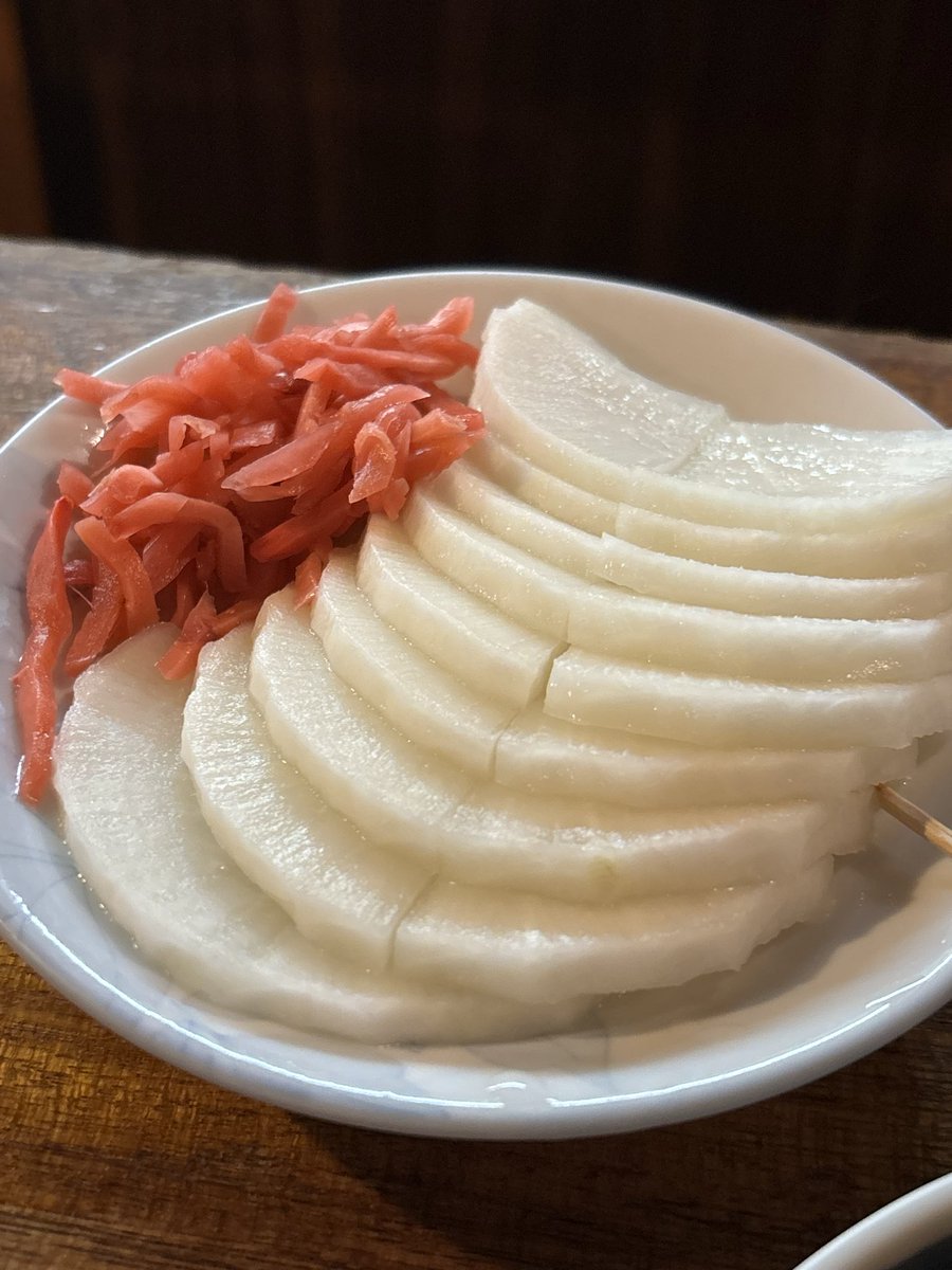 yamadaddy's tweet photo. 4ヶ月ぶり宇
朋さん入店〜気付いてない様子だったのに
ダ「お会計お願いします」
朋「フロム山口さんお帰りでーす！いくつ？フロム山口さん二つで2000円ね」
ダ「これどうぞ（お土産渡す）」
朋「いつものあれでしょ？何だっけ？山口の誘いだっけ？」
感動宇🥹
#宇ち多゛
#宇テルトキニ宇ツベシ https://t.co/brErVyZ6H1