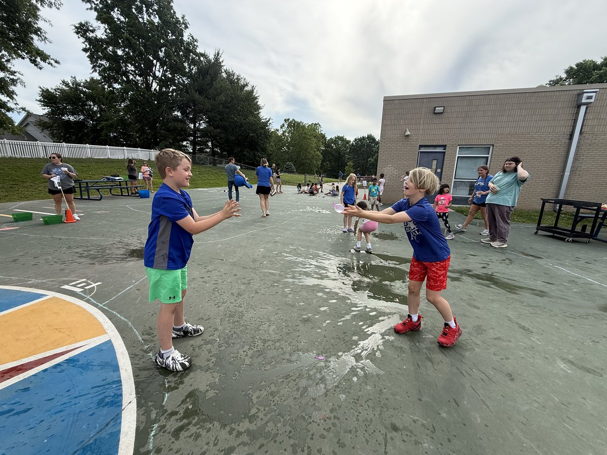 bcunningham61's tweet photo. We are having all the fun today @ADdolphins Field Day! #lpsAD #lpsleads #SharetheGoodLPS https://t.co/27RD13l5kp