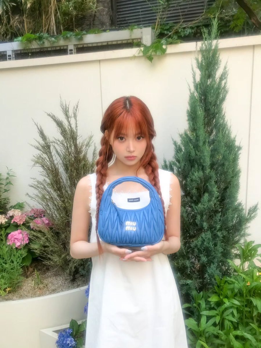 eulnchae's tweet photo. 🌷💙 Simple white sleeveless dress because I wanted the whole look to feel clean and light, almost like floating through the day without worrying about anything. The soft fabric moving gently with every step made everything feel extra calm and feminine 🤍 https://t.co/WOZsephfs8