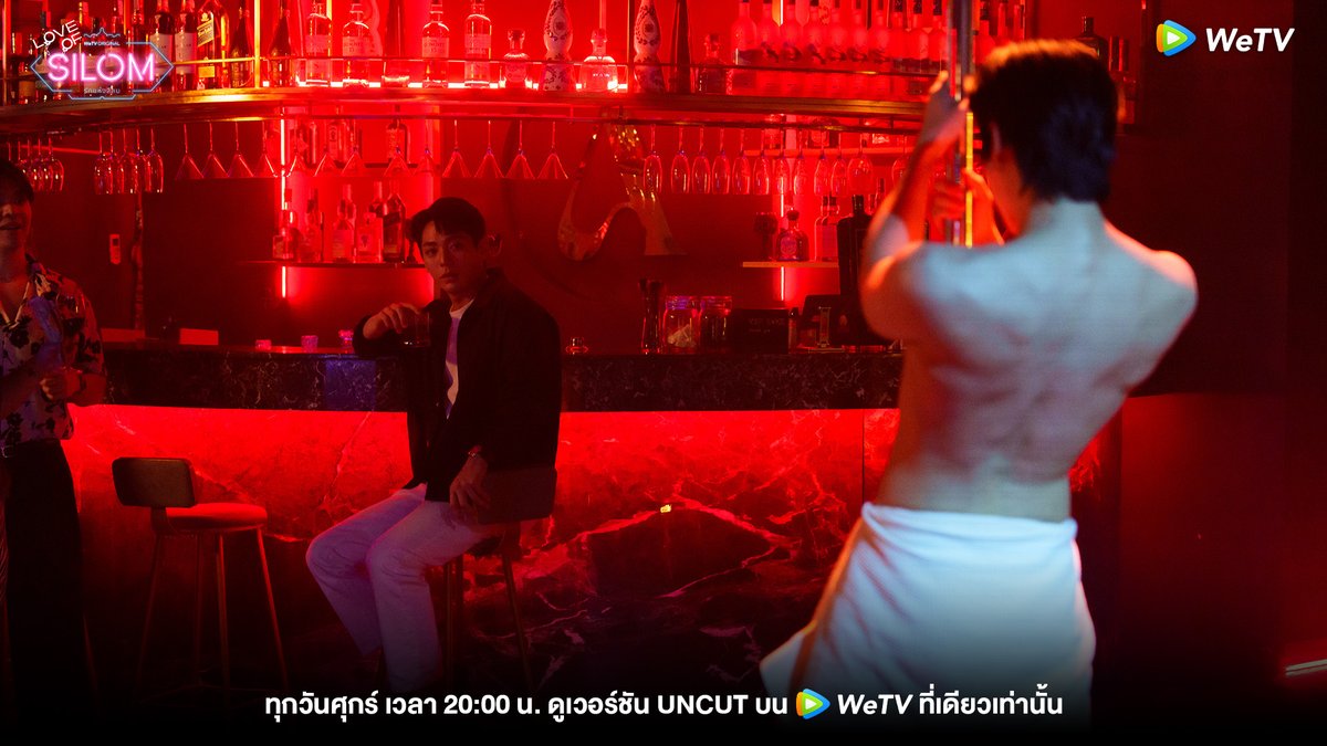 WeTVThailand's tweet photo. ลูกค้าท่านนี้ มองตาค้างเลยล้ะ

#LoveOfSilomEP5

Silom No Censor https://t.co/bMw4P8zbLV