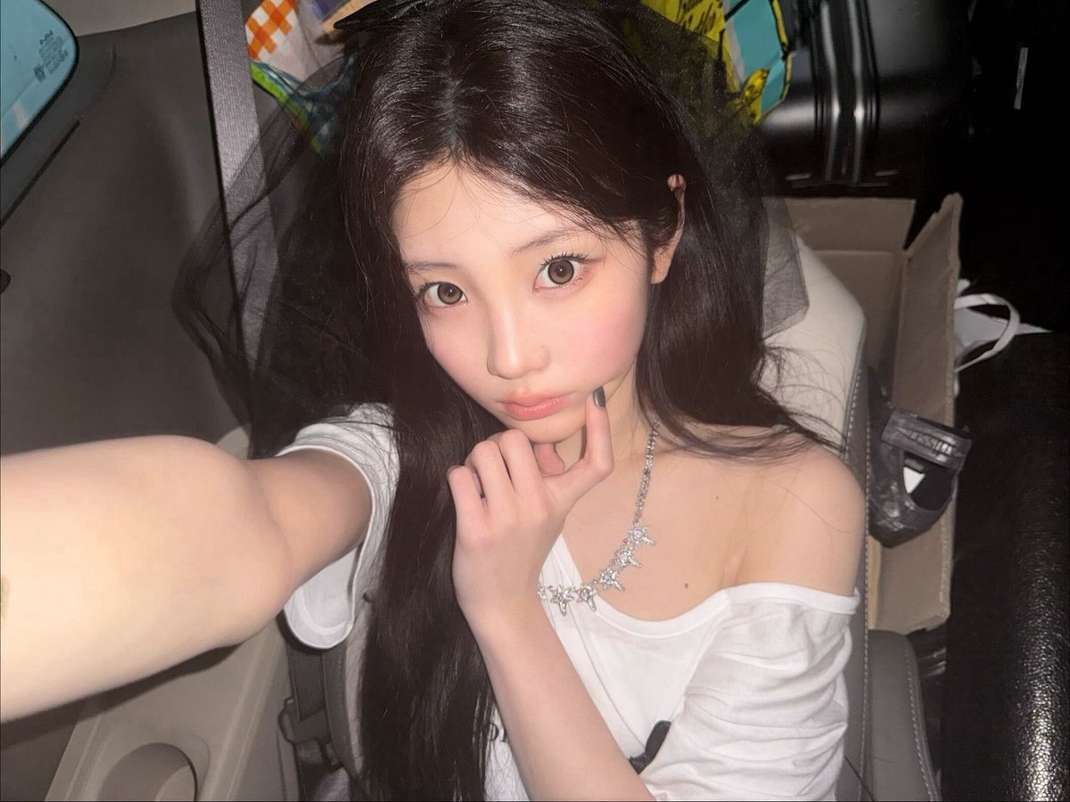 queen_never_die's tweet photo. 예쁘다 예쁘다하니까 적당히를 모르고 예뻐짐 https://t.co/FfQjQyPzBe